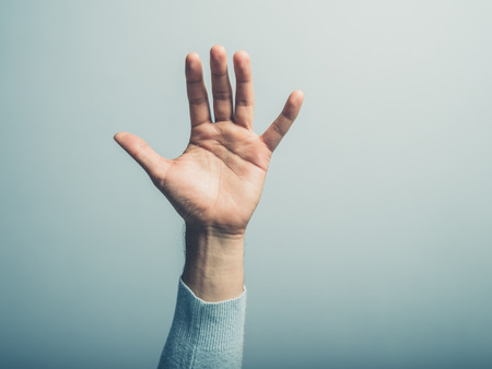 How To Conduct a Traditional British Finger Shape Reading: Methods, Customs, and Etiquette